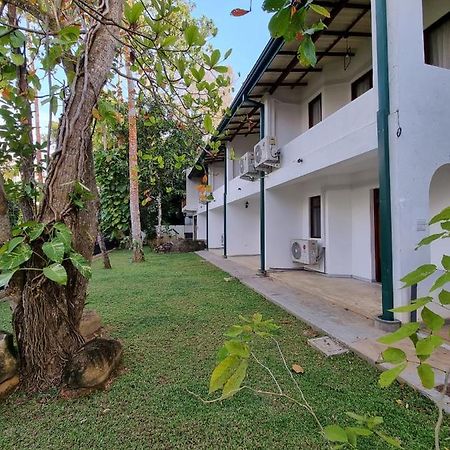 Villa Birdlake Hikkaduwa Exteriör bild