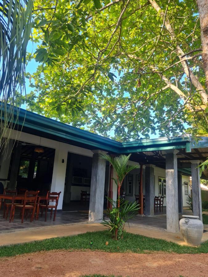 Villa Birdlake Hikkaduwa Exteriör bild