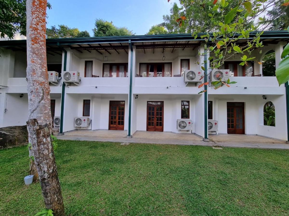 Villa Birdlake Hikkaduwa Exteriör bild