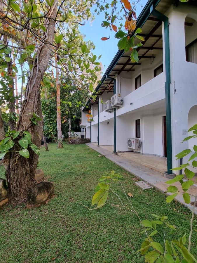 Villa Birdlake Hikkaduwa Exteriör bild